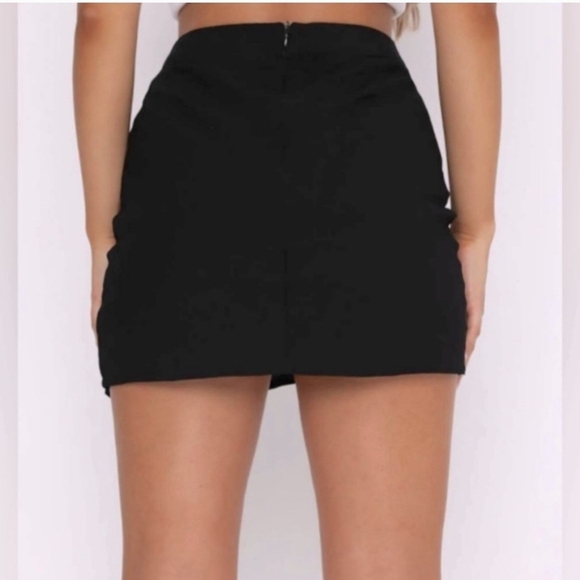 CANTON WALKER, Elegant Dark Mini Skirt - Picture 3 of 10